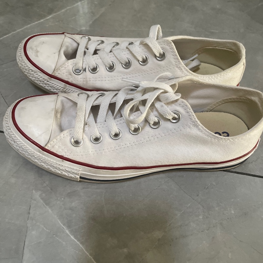 Converse sneaker